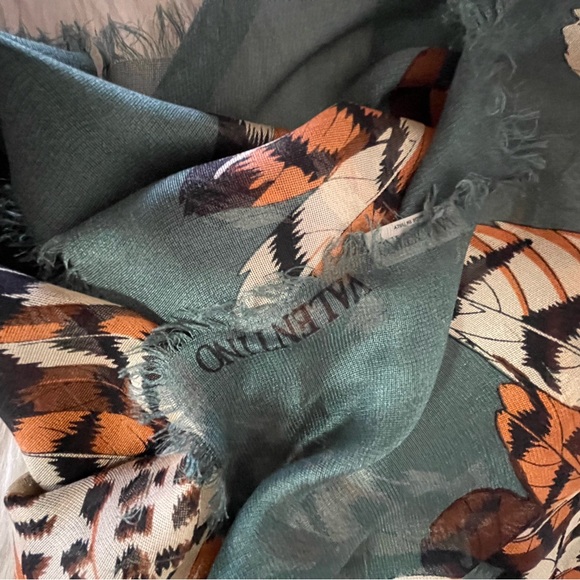Valentino Owl Graphic Silk Shawl Scarf. - Picture 11 of 16